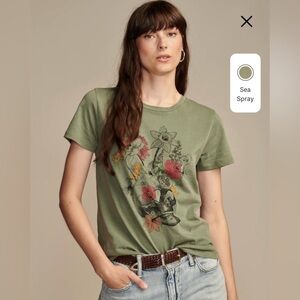 ••• SOLD ••• EUC Lucky Brand Embellished Floral Skull Tee iSea Spray Size Medium